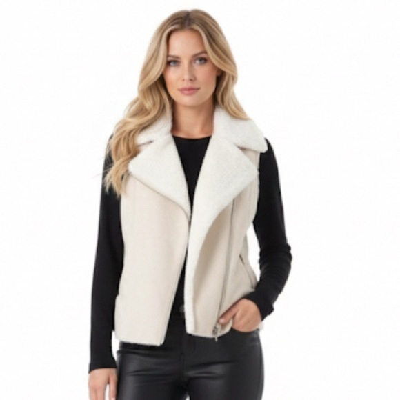 Skies Are Blue Jackets & Blazers - SKIES ARE BLUE size medium ivory faux suede vest